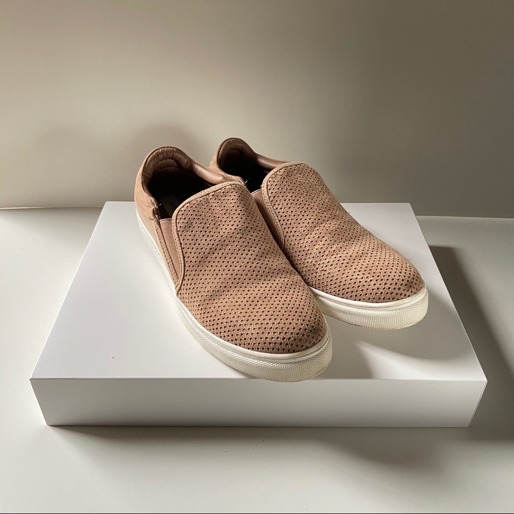 Steve Madden Slip-ons
